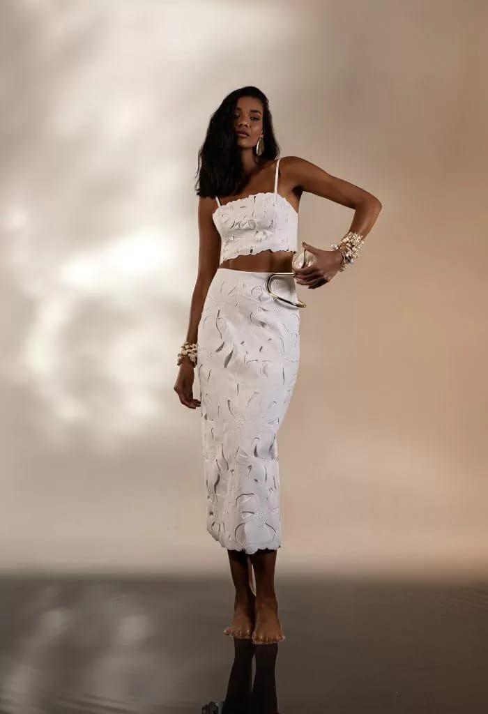 Conjunto Bordado Richelieu Blusa Peplum e saia