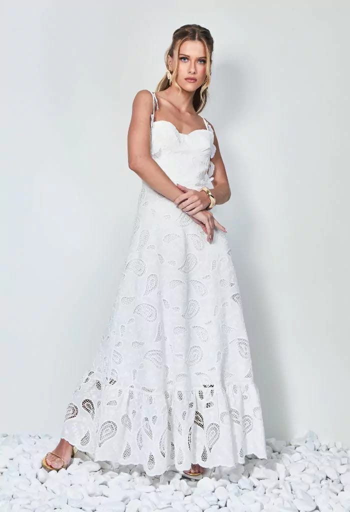 Vestido Midi Laise Branco Com Acessórios em Flores
