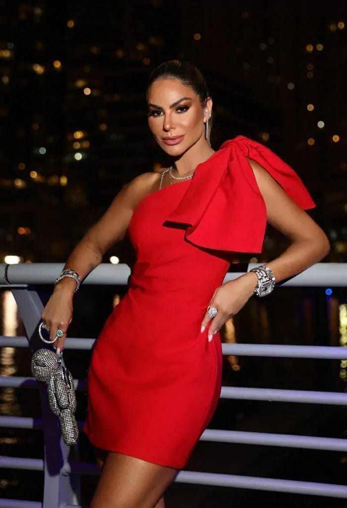 Vestido Curto com Laço